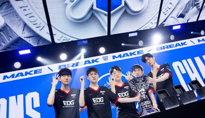 足球的魅力 足球的魅力