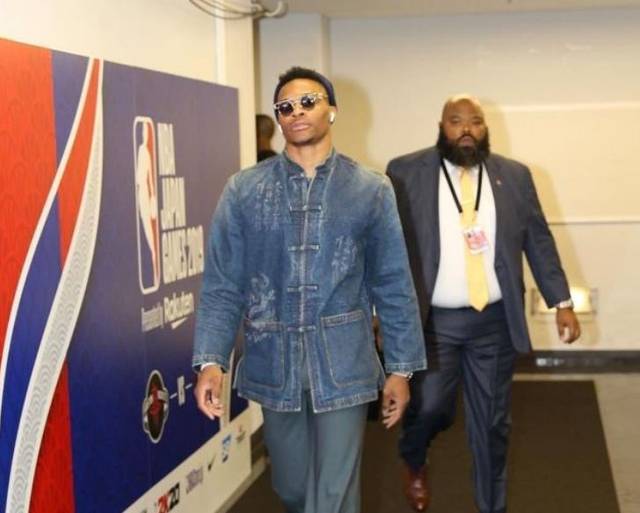 以及情绪边 以及情绪边