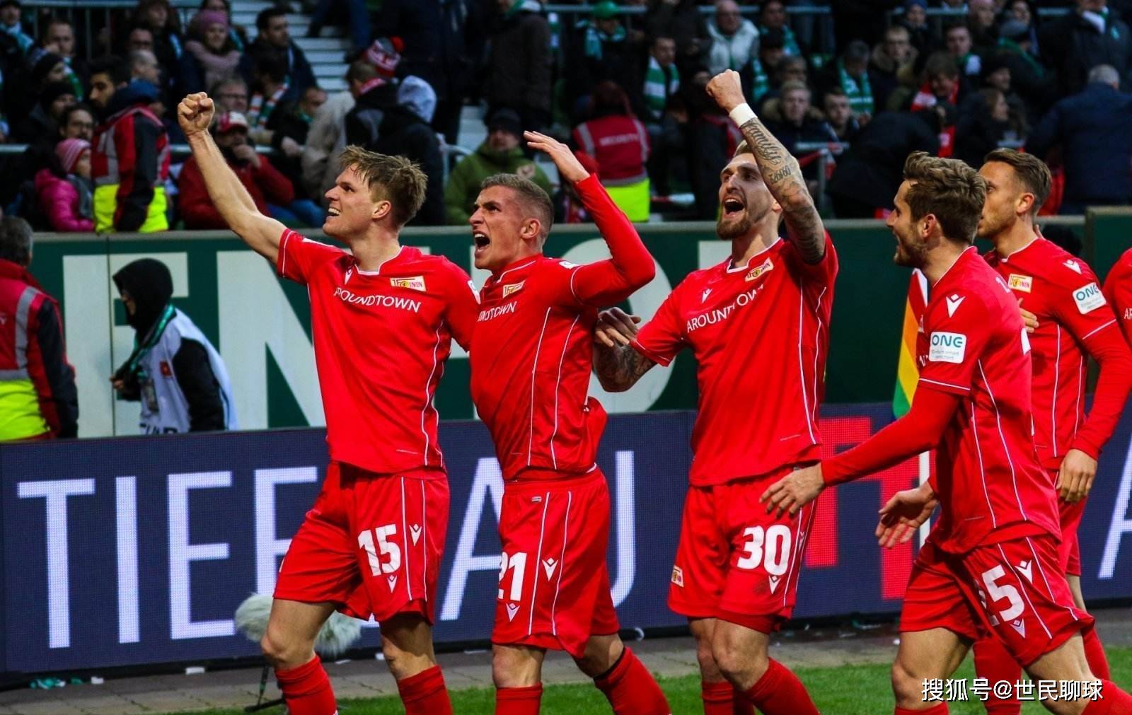 主球场卡位 主球场卡位